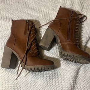 Size 7 Never Been Worn Brown Lace Up Heel Boots